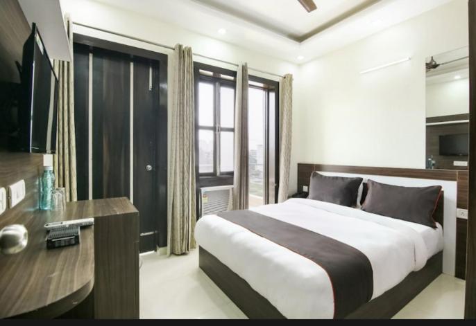 Rbm Residency Hotel Gurgaon Exterior photo